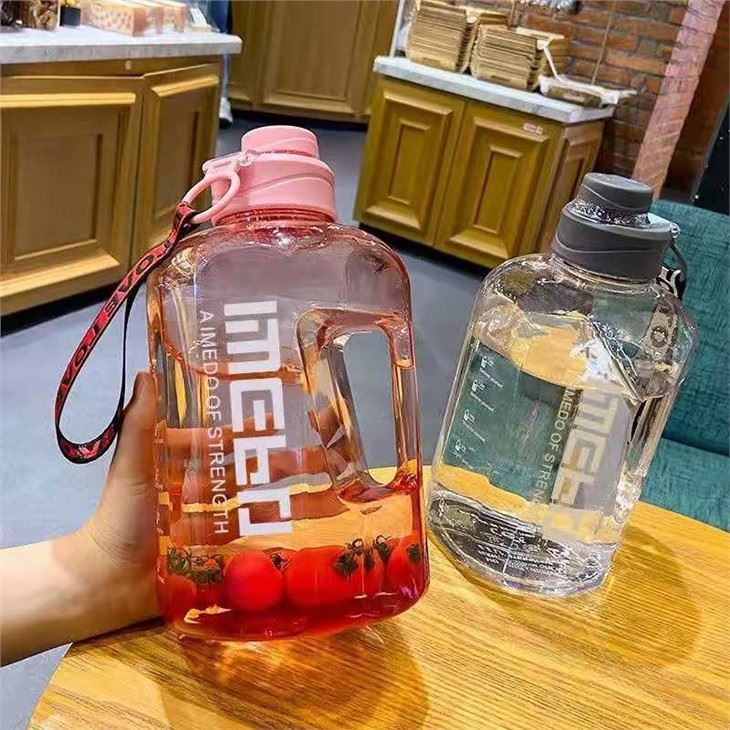 plasitc water bottle